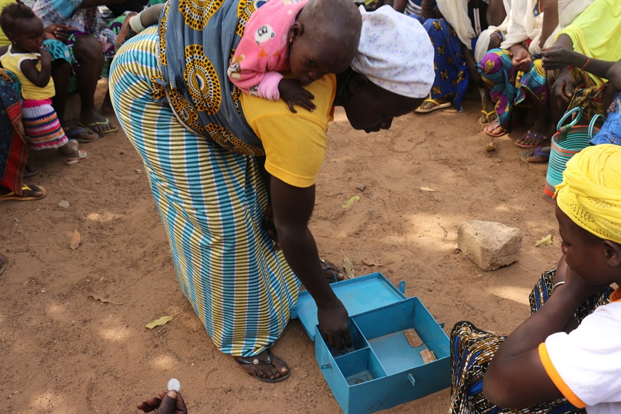Autonomisation des femmes à travers l'Epargne Pour le Changement